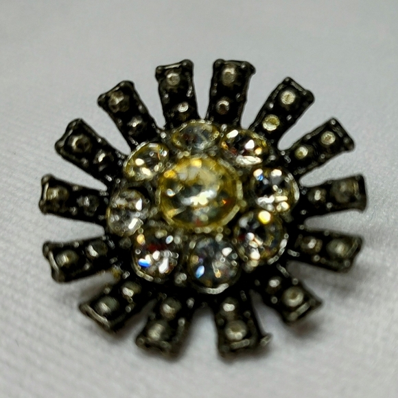Antique Brooch - Picture 1 of 3